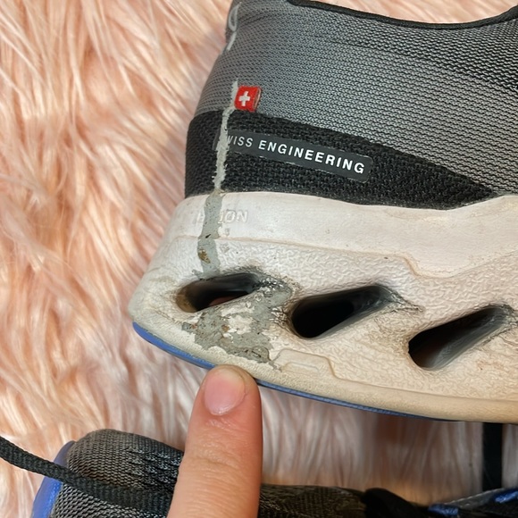 On Clounds On Running Woman Gray Tennis Shoe Size 9.5 - Picture 6 of 9